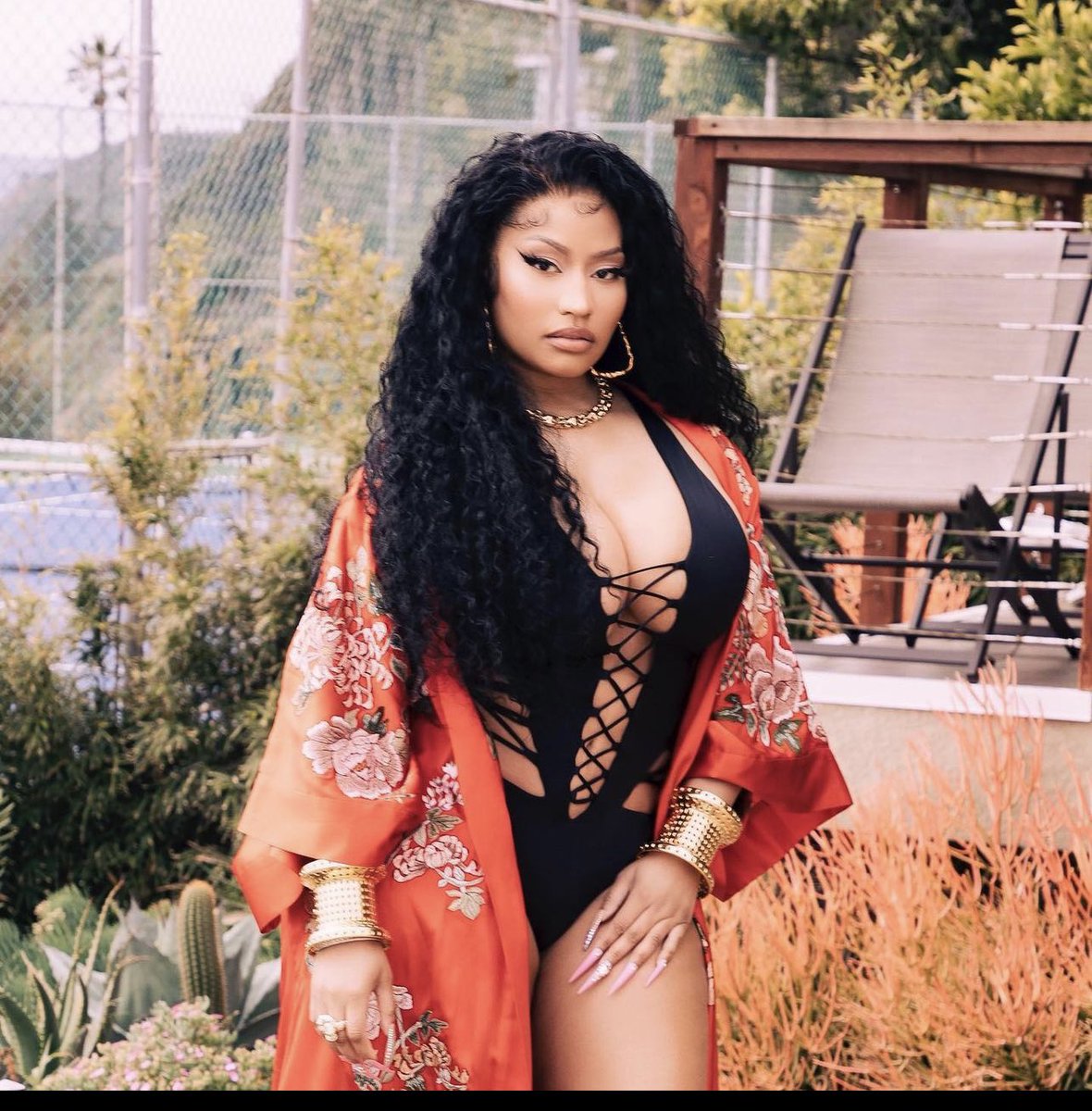 shesthat4oreign's tweet photo. THE FACE , THE BODY THE Aesthetic😍😍‼️👑 #RubyRedDaSleeze https://t.co/gnXfZnTCc9