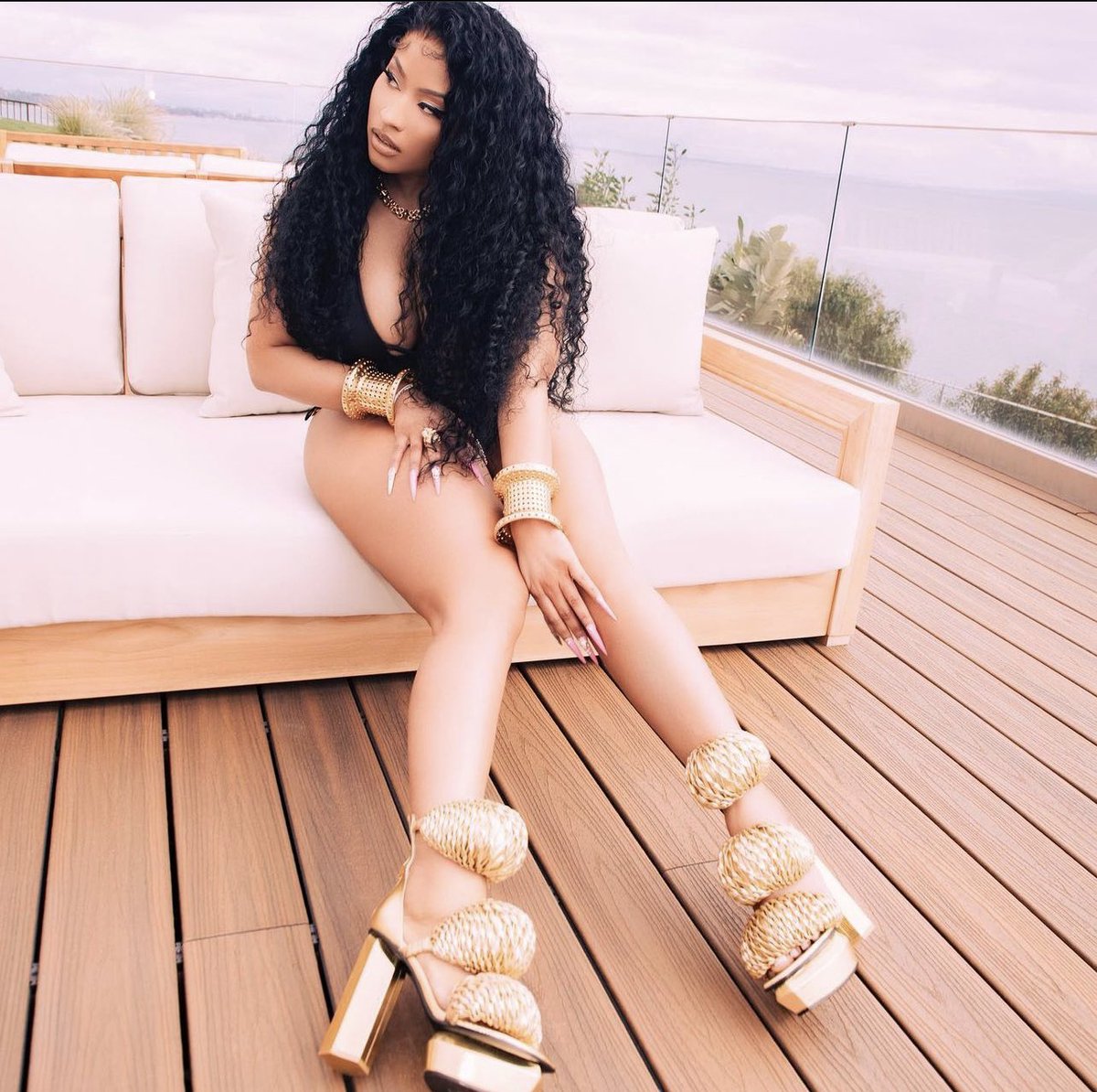 shesthat4oreign's tweet photo. THE FACE , THE BODY THE Aesthetic😍😍‼️👑 #RubyRedDaSleeze https://t.co/gnXfZnTCc9