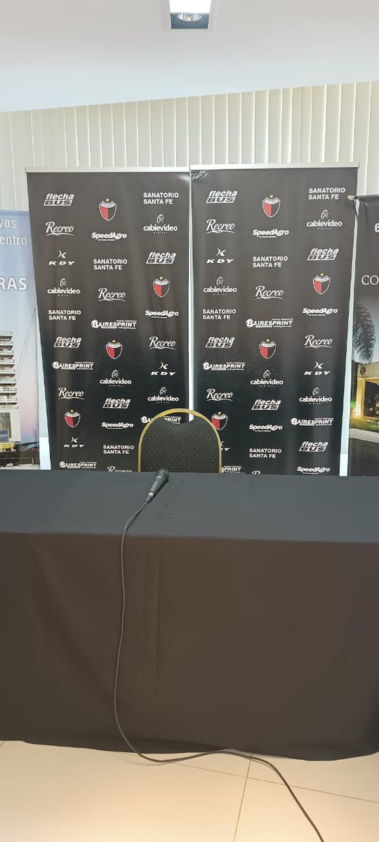 La falta de respeto hacia los trabajadores de prensa en <a href="/ColonOficial/">Club Atlético Colón ⭐</a> no deja de sorprenderme. Convocaron a una conferencia un domingo a las 11 y el DT nunca apareció. Casi dos horas de espera. Si a Ud le gusta dar correctivos Pipo, empiece por casa y no por el cogote de Garnacho