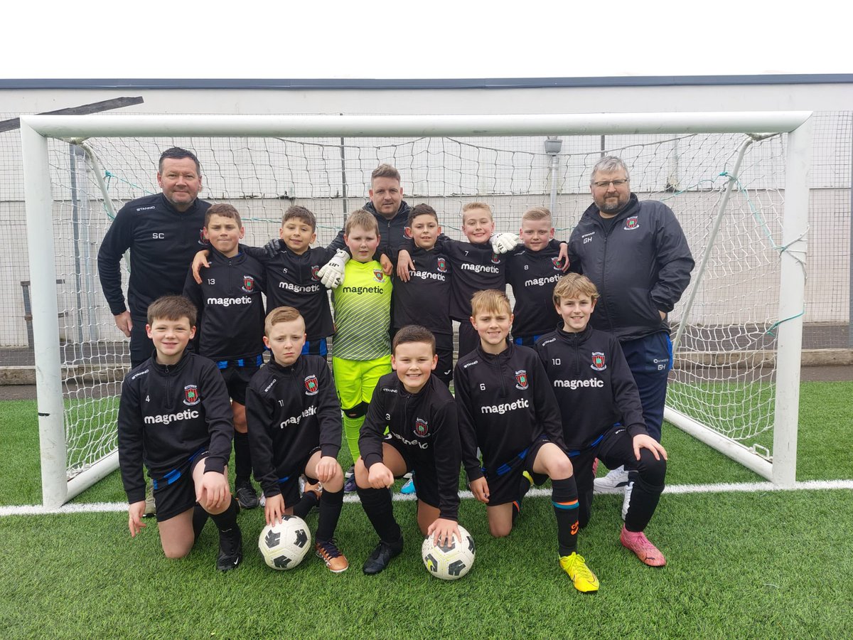 oakwood_boys's tweet photo. ⚽️Superb team performance today from the boys, some lovely team goals and individual performances ⚽️ well done to our super striker and man of the match today⚽️👏👏 https://t.co/2EfkDEzNxe