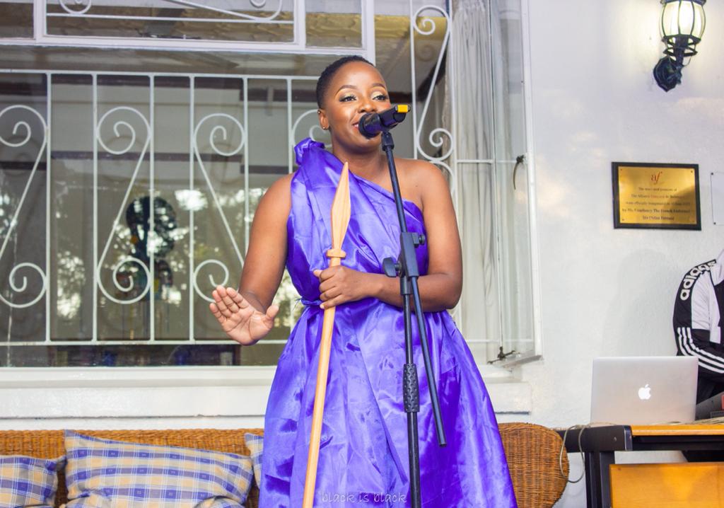 Had the opportunity to grace the stage at Zietheartist's solo exhibition held at the Alliance Francaise on Friday.The event was spectacular.Thank you <a href="/BYOgallery/">National Gallery in Bulawayo</a> ,<a href="/afbulawayo/">af bulawayo</a> and <a href="/Zietheartist_Zw/">zibusiso tshuma</a>.Indonga zeJericho dropping this Friday.