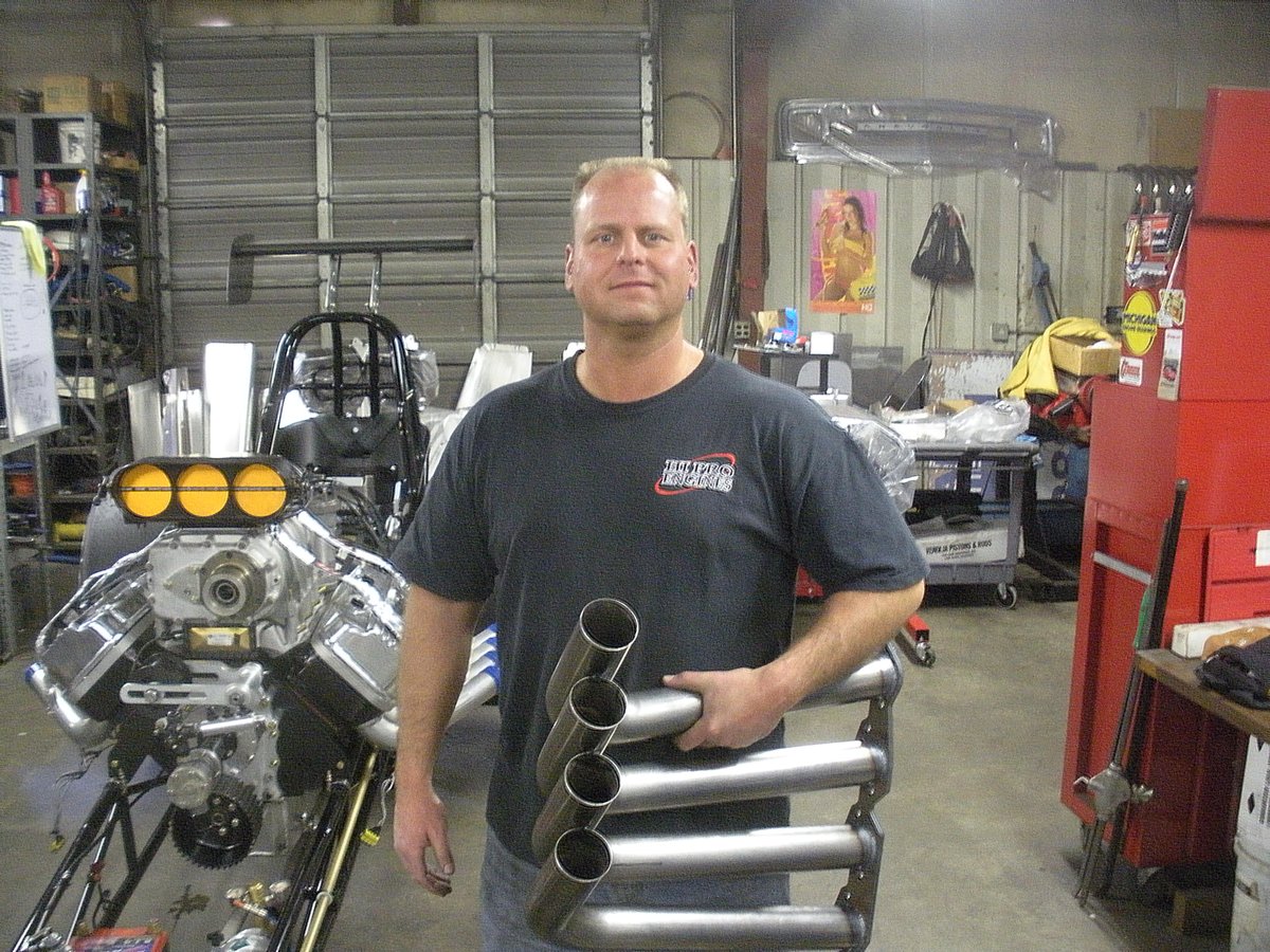 Some memory pics from 2009 when I built some funnycar headers. And when we were building the front engine car. Some really exhausting work. 😆