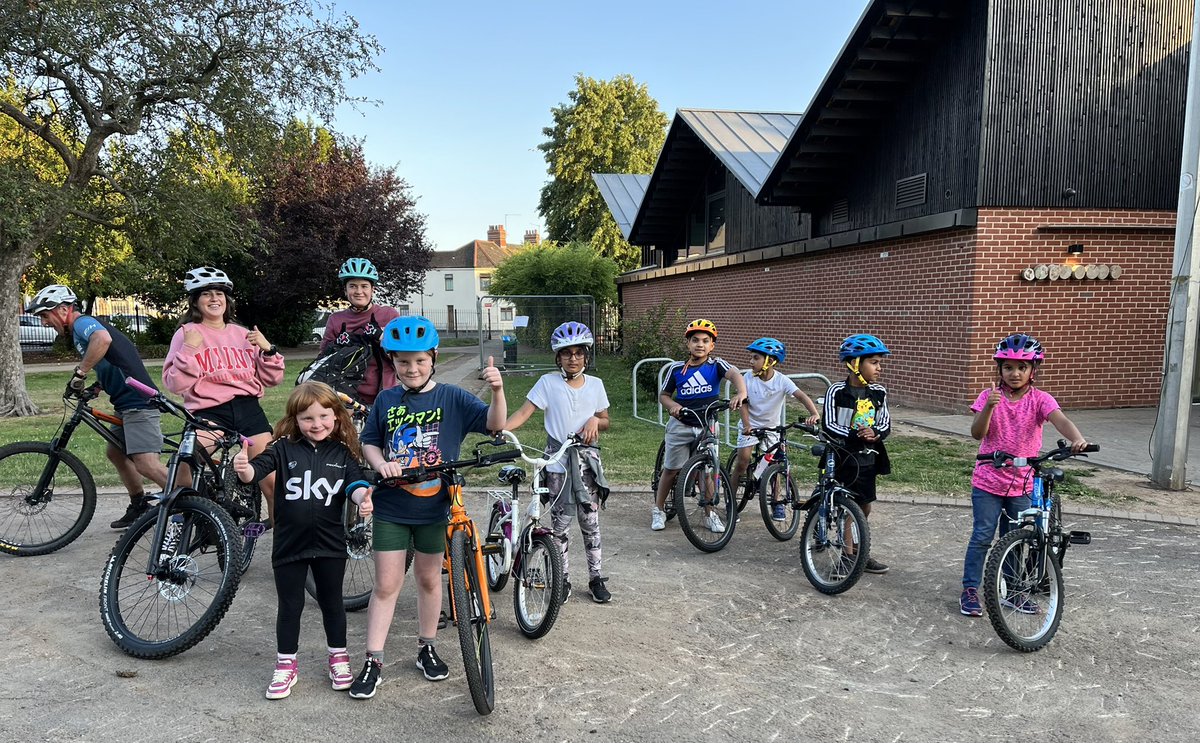 PuffaJones's tweet photo. Every child should own a bike....

#Freebikes4kids 

#freebikes4kids #community #cycling #bmx #mtb #charity
#giving #KindnessMatters 
#MentalHealthMatters 
#newport #recycle
#free #pedallingtheport https://t.co/155H9H2znD