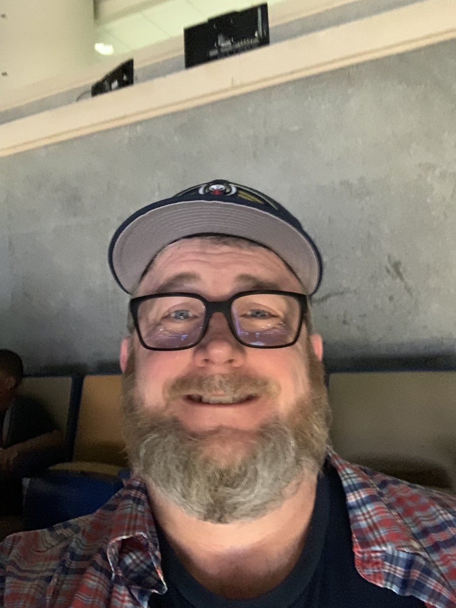 silentmacgyver's tweet photo. Celebrating my birthday #pelicansgameday https://t.co/KQfUbxnUxw