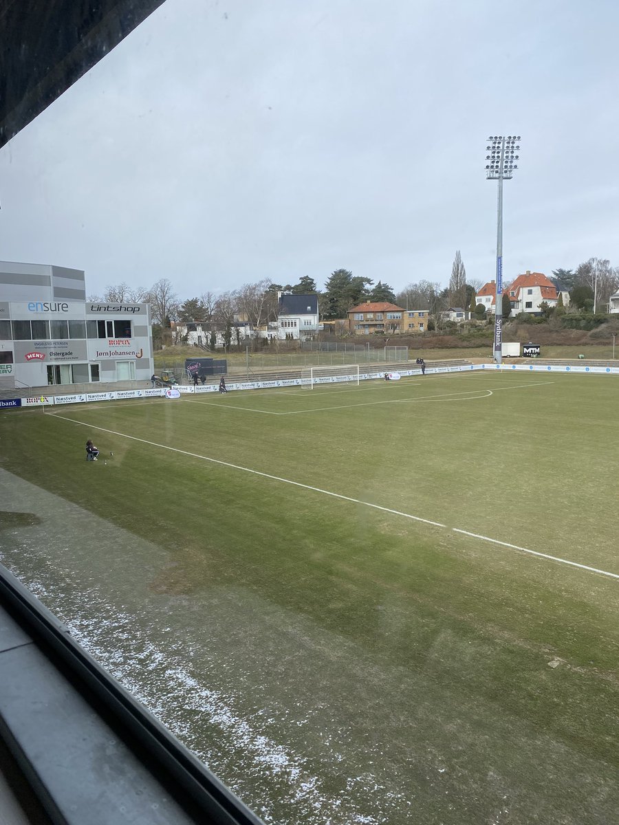 MehdiMenji94's tweet photo. Domingo de fútbol ⚽️.
#Denmark #football #ENGvFRA #Oscars2023 https://t.co/rKATMUgrcj