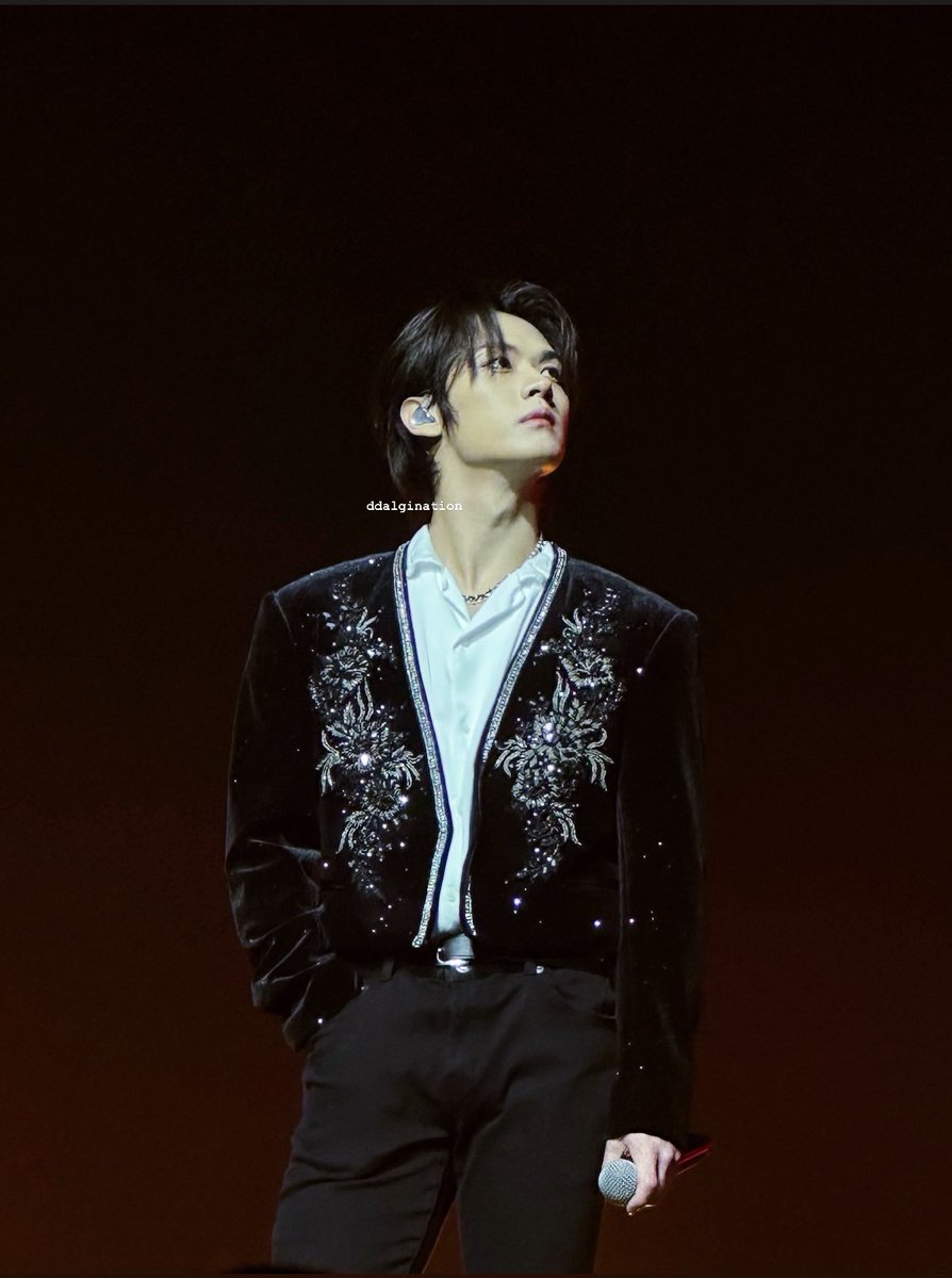 this lee know hits different #StrayKids_2ndWorldTour_MANIAC #SKZinManila2023