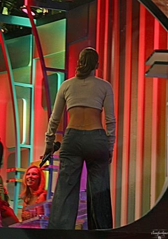 Celebcouples_12's tweet photo. Jlo butt 2002 part 2 #jlo #JenniferLopez #jlofan https://t.co/nRGXoB8Cqa