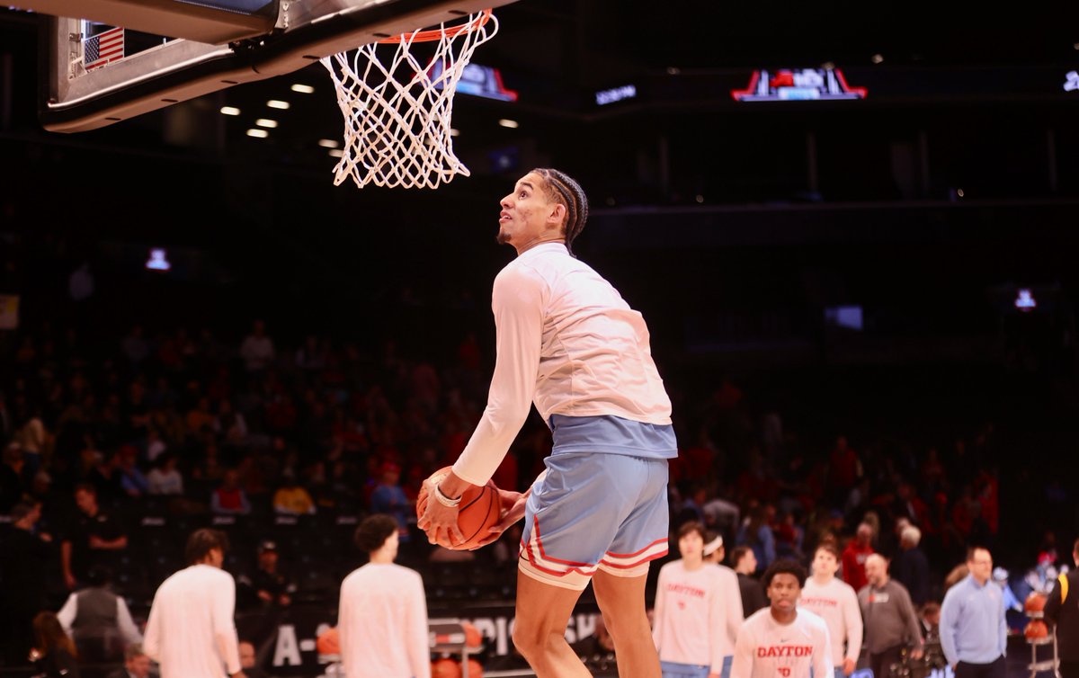 DavidPJablonski's tweet photo. Dayton wearing Chapel Blue uniforms today. https://t.co/yBowCAhUc0