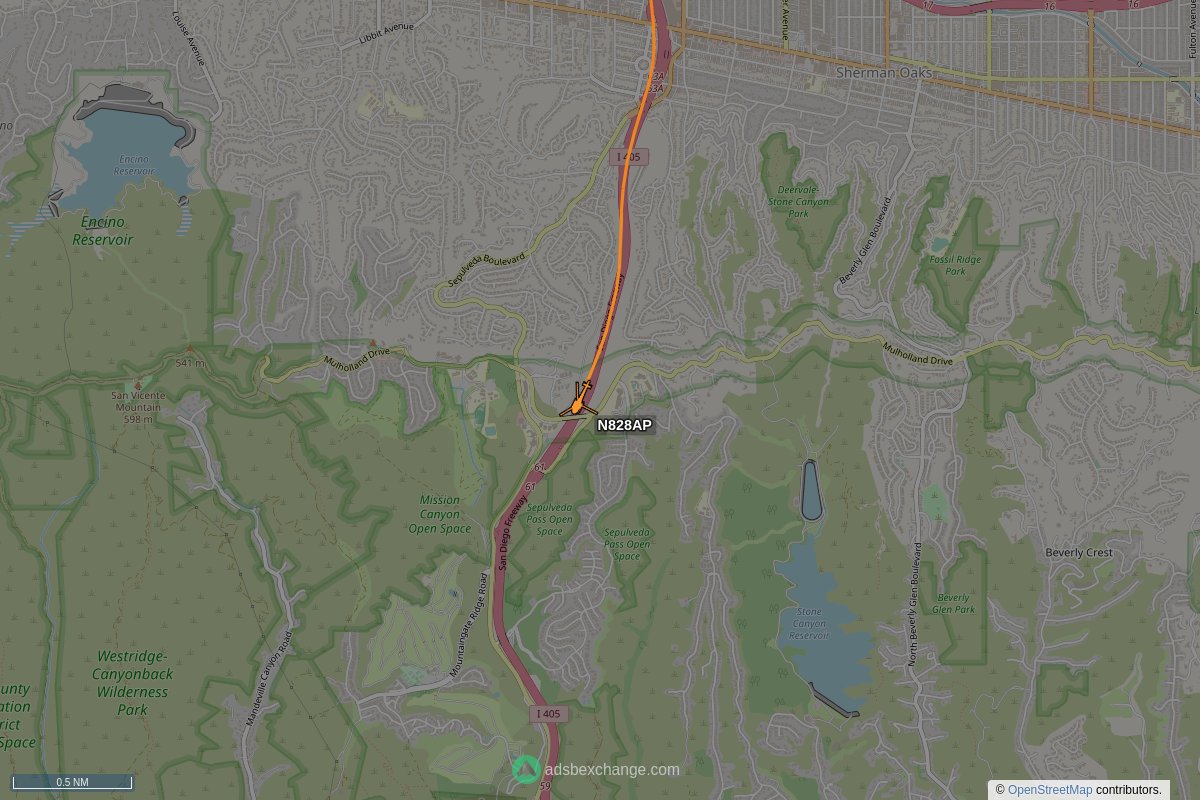 newsoverhead's tweet photo. ABC Air 7 LA aircraft #N828AP (a AS50) was seen near Encino, Los Angeles, CA at approx 16:42 UTC squawking 1200 https://t.co/lhPtC4IW5F https://t.co/bNK7XGzaXJ