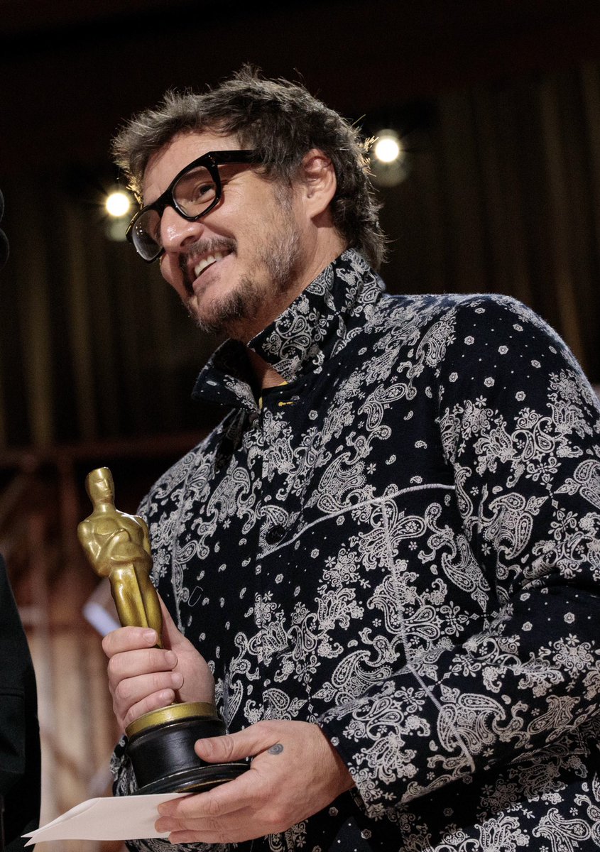 Pedro Pascal Daily tweet media