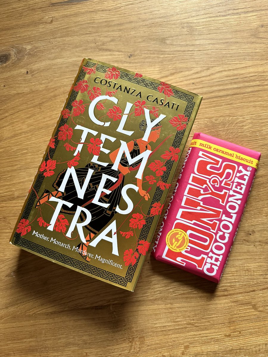 thereadingpara's tweet image. Book #giveaway! I have a spare copy of #Clytemnestra to giveaway, plus chocolate! To enter, follow me, RT this tweet &amp;amp; comment #Clytemnestra below. 

UK only. Entries close midnight 19 March. Good luck! 🙌🏻 #bookgiveaway