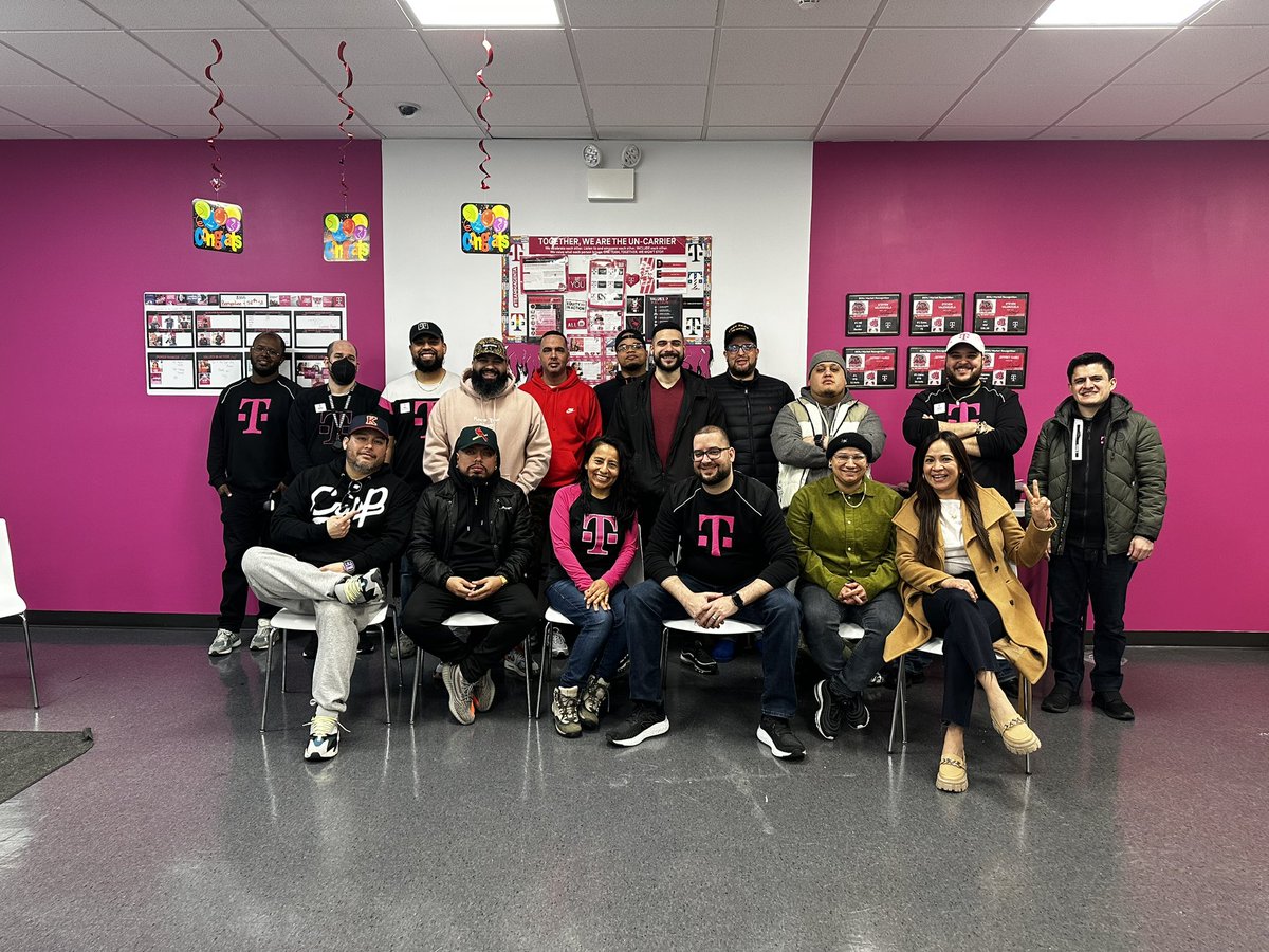 JovCryptoPlug's tweet photo. Hello my @TMobile Family🙌 It’s been awhile hope you could understand I been a little busy with my new family. Meet #ThemightyWNY #Store8355 #hudsonheat #magentafam #tmobilefamila https://t.co/3DDLSUK1PC