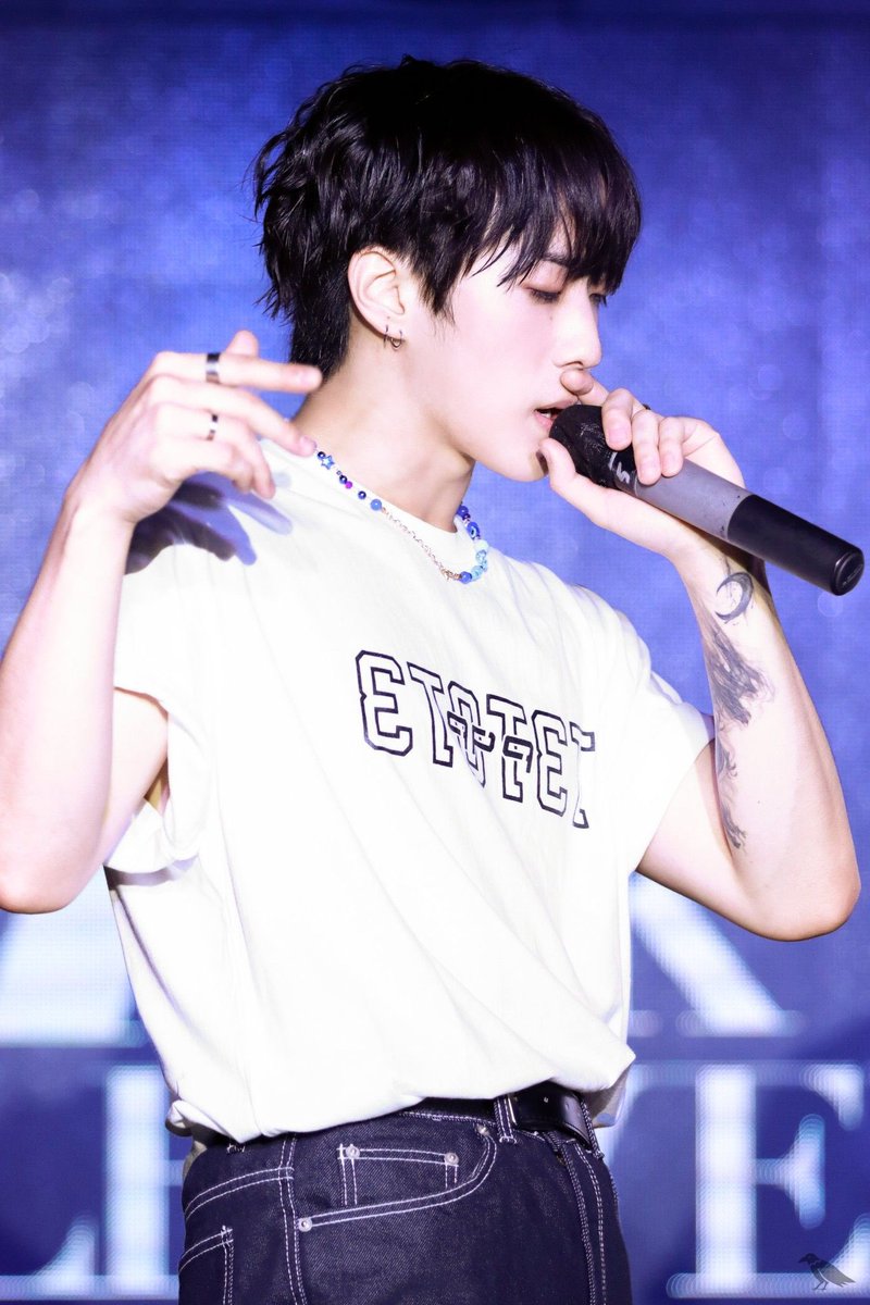 DH93N's tweet photo. yoon jongwoo edit that will make you crazy about him — a thread ✨ https://t.co/vLs2JEyqcb