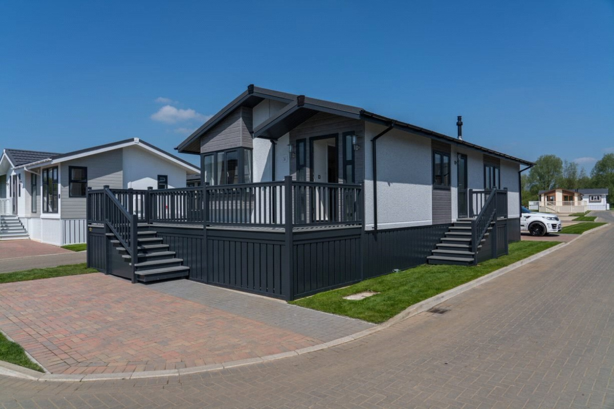 YarwellMill's tweet photo. Start your journey into park life now and experience the beauty and convenience of our luxurious park homes. Our park homes offer a great living environment and are perfect for those looking to downsize or retire. 
https://t.co/at5SUh5ZXp https://t.co/EIsu6nIwOO