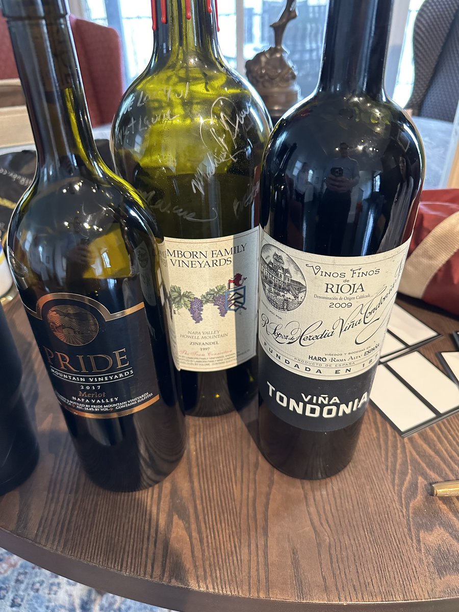 zinfandelhooks's tweet image. I FINALLY got to drink my 1997 Lamborn Zin, which was also the first vintage made by Heidi Barrett! I have had over 700 Zins and this bested all of them as it was so velvety smooth and still full of life. Feel badly for my host as his wines paled in comparison. Cheers🍷