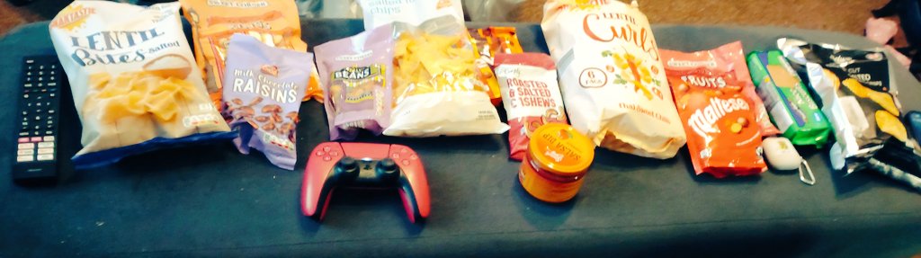 PyroRat18's tweet image. Been working hard, ridiculous hours and got stuck at a train station and was finally home at 1am yesterday. My wife has got us snax and we are having a pj gaming day!!
Got playstation also the pc hooked up to the TV 😁
#gaming #ps5 #pcgaming