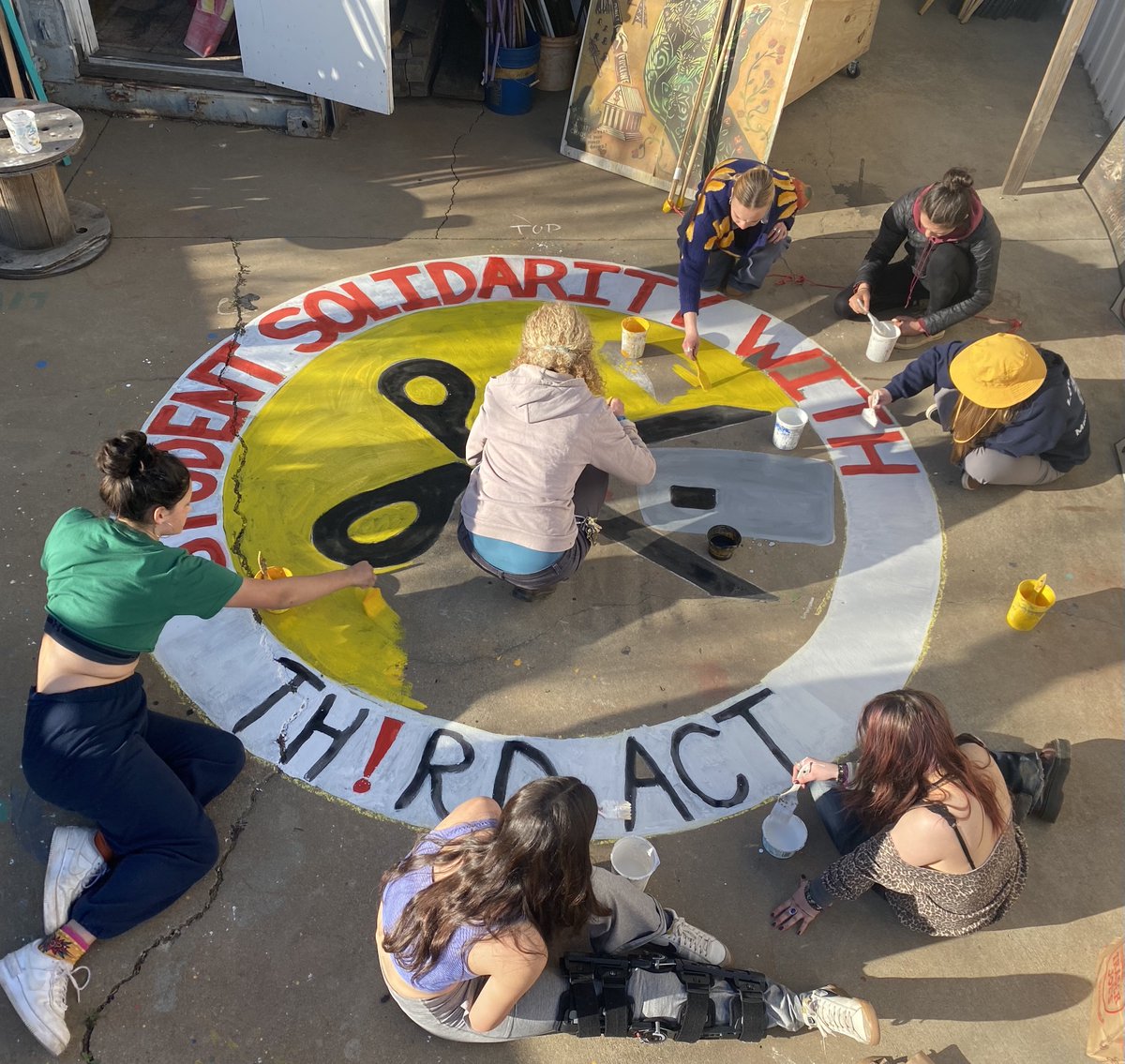 dsolnit's tweet photo. YOUTH SOLIDARITY W THIRD ACT: 
Student groups show solidarity with @ThirdActOrg  helping prepare art for #StopDirtyBanks Actions 3-21-23. 
Pics 1-2: Greenstitch Climate Action high school students from San Geronimo Valley, CA. 
Pics 3-4: IHP Climate Change Int'l college Program https://t.co/aWLx9z33A3