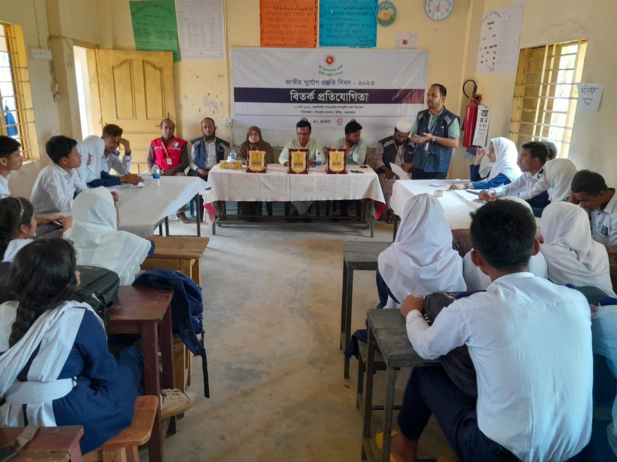 AnsariSazzad1's tweet photo. @BDRCS1 @ifrc @UNDP_BD @RedCross @StatePRM @UNDRR_AsiaPac @IFRCAsiaPacific @sanjeevkafley @AchalaNavaratne @AJMatheou @isteak_ahammed @PankaPaul @Hrusikesh18 #NDPD2023 stressed on smart use of technology in #disaster preparedness, where youth engagement is critical.
School students were exposed to essence of #NDPD with debate, essay contest, & fire awareness drill in Ukhiya Sub-district.
#FSCD @BDRCS1 @IFRC @UNDP_BD @CAREBdesh https://t.co/8r0H83eM7o