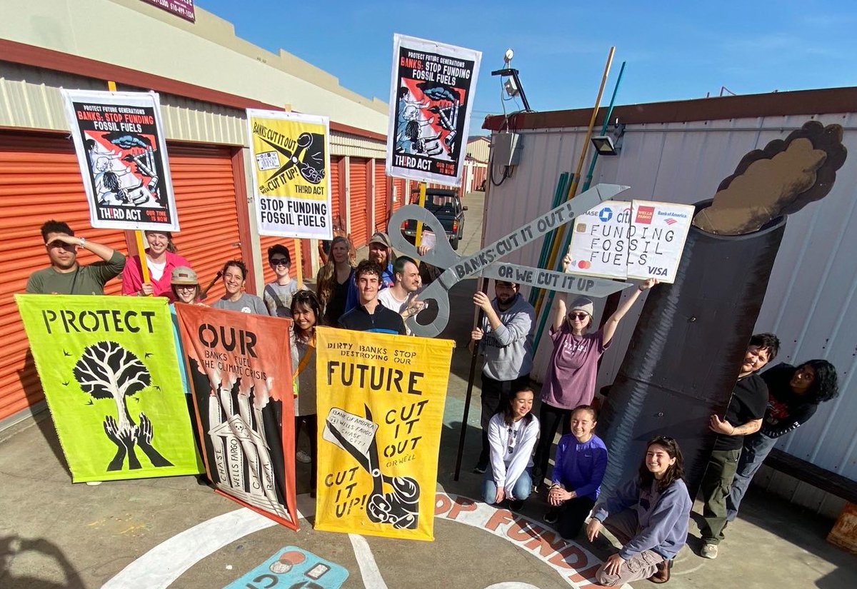 dsolnit's tweet photo. YOUTH SOLIDARITY W THIRD ACT: 
Student groups show solidarity with @ThirdActOrg  helping prepare art for #StopDirtyBanks Actions 3-21-23. 
Pics 1-2: Greenstitch Climate Action high school students from San Geronimo Valley, CA. 
Pics 3-4: IHP Climate Change Int'l college Program https://t.co/aWLx9z33A3