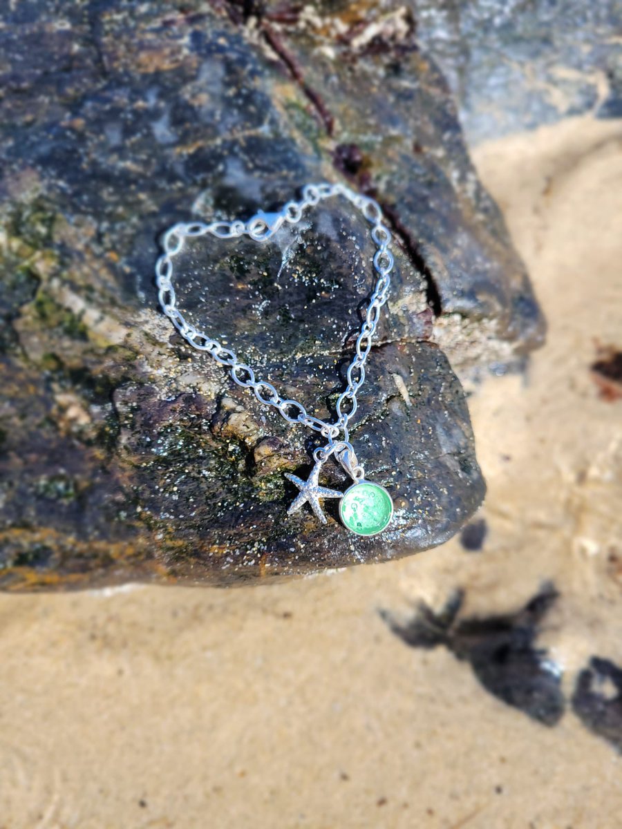 Eternity_Beads's tweet photo. Create an amazing #Beach #Resort keepsake to treasure forever!
Sand Within Glass Silver and Gold Jewellery.

To order please via our online shop at 
https://t.co/2lPT9D57qc 

#glass #jewellery #sand #holiday #wedding #beach #vacation #giftideas #gift #memento #keepsake #souvenir https://t.co/d7KrBf6NgR