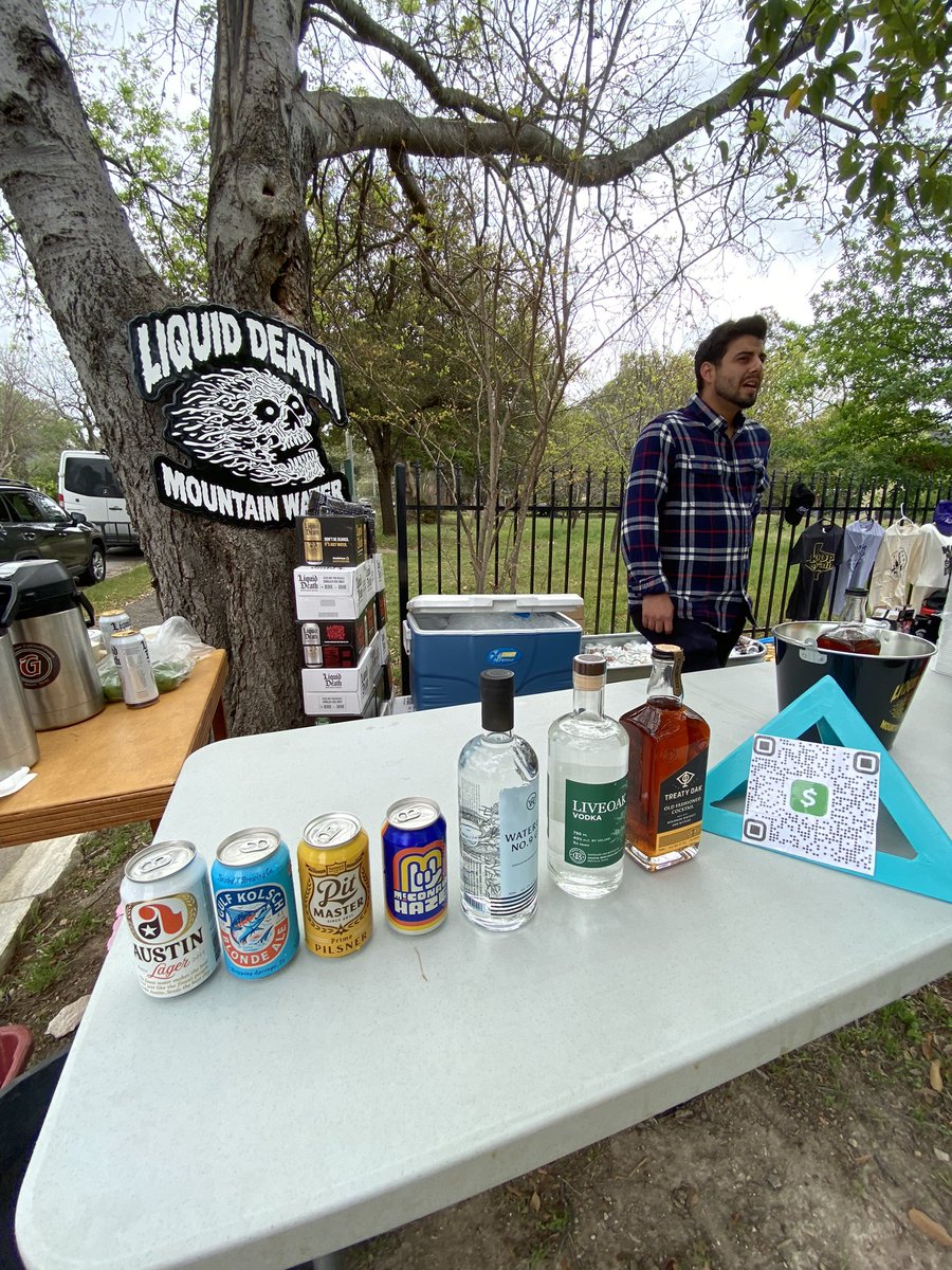 NathanNoise's tweet photo. We are set up! Come to 903 e. 14th
@KoopRadio (903 E.14th) + Jungle Records Day Party. Noon to 6pm
#sxsw #sxdrinks #sxtips #SXSW2023 #sxrumors #sxswfree #sxfree
@TwistedXBrewing @TreatOakTX @GinWaterloo @liveoakvodka
@GenuineJoeATX https://t.co/FRrk6qLs1K