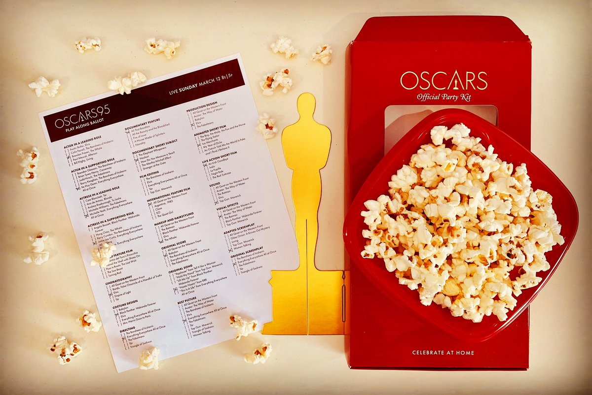 sarahchedden's tweet photo. All ready for my favourite night of the year @TheAcademy #Oscars https://t.co/GMEnEzM8FM