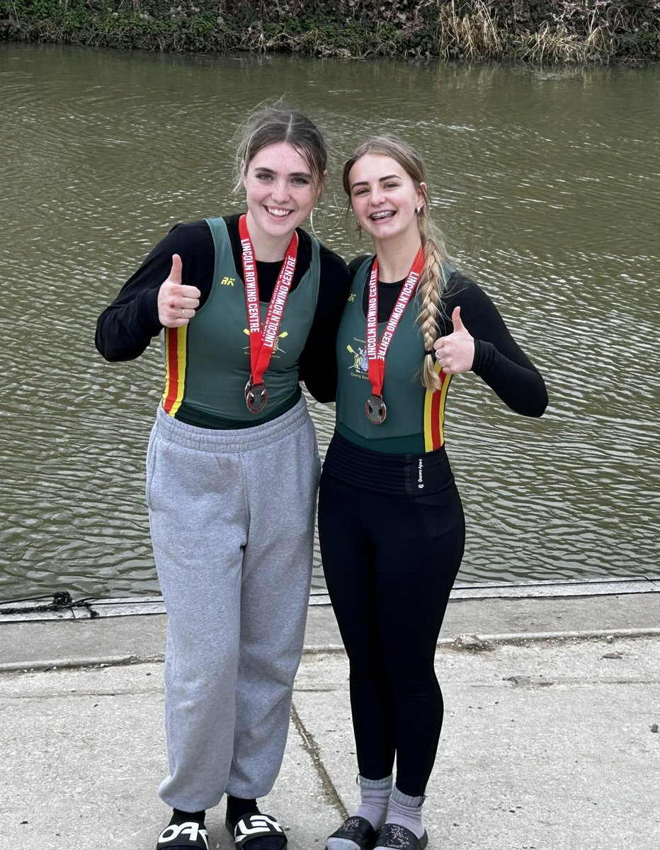 DonSchoolsRA's tweet photo. More of our Winners from today @rowinglincoln Lincoln Head, the sun was shining, the wind was blowing, but there was cake! #PerfectConditions https://t.co/st5BH6aHUp