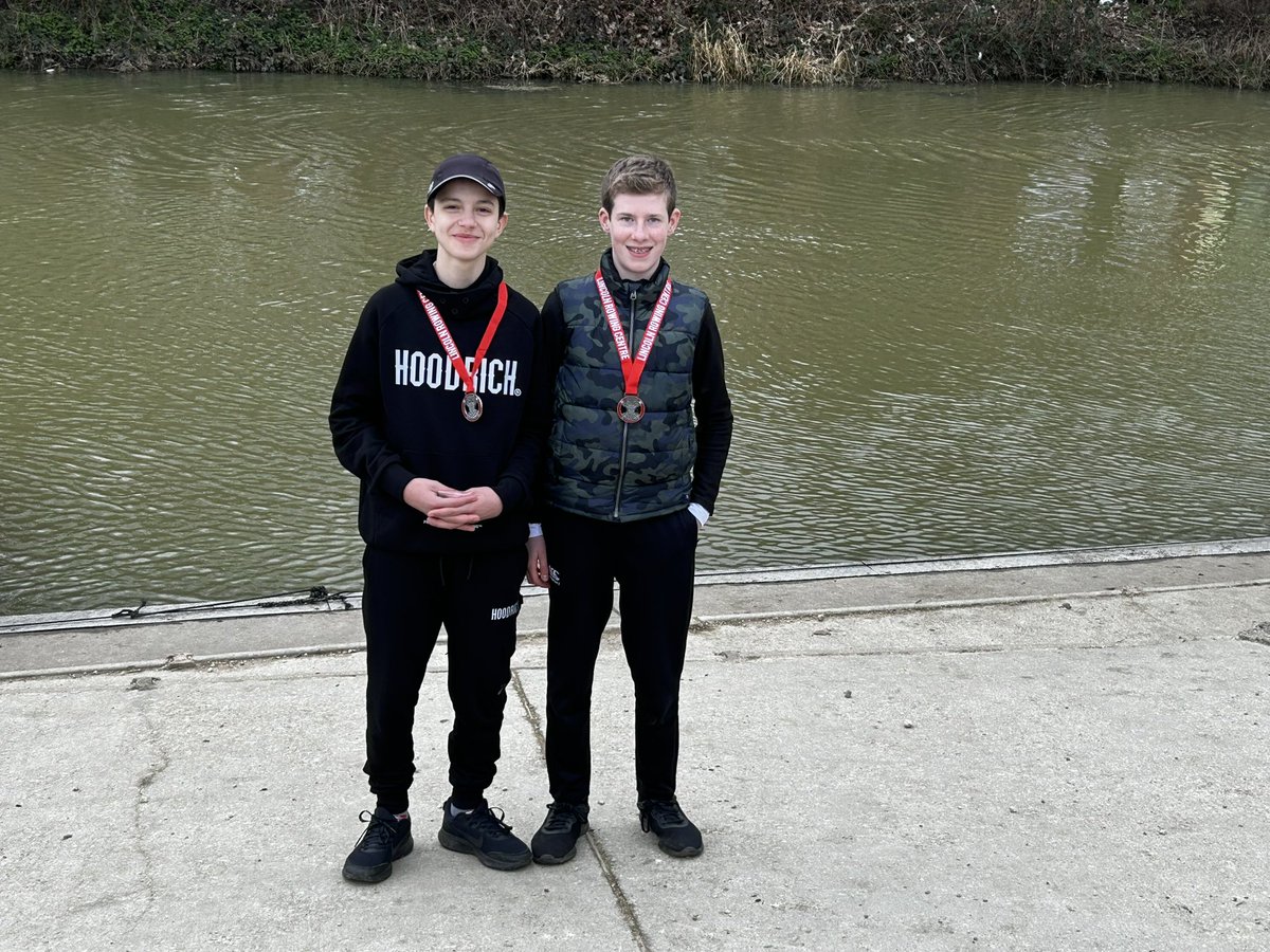 DonSchoolsRA's tweet photo. More of our Winners from today @rowinglincoln Lincoln Head, the sun was shining, the wind was blowing, but there was cake! #PerfectConditions https://t.co/st5BH6aHUp
