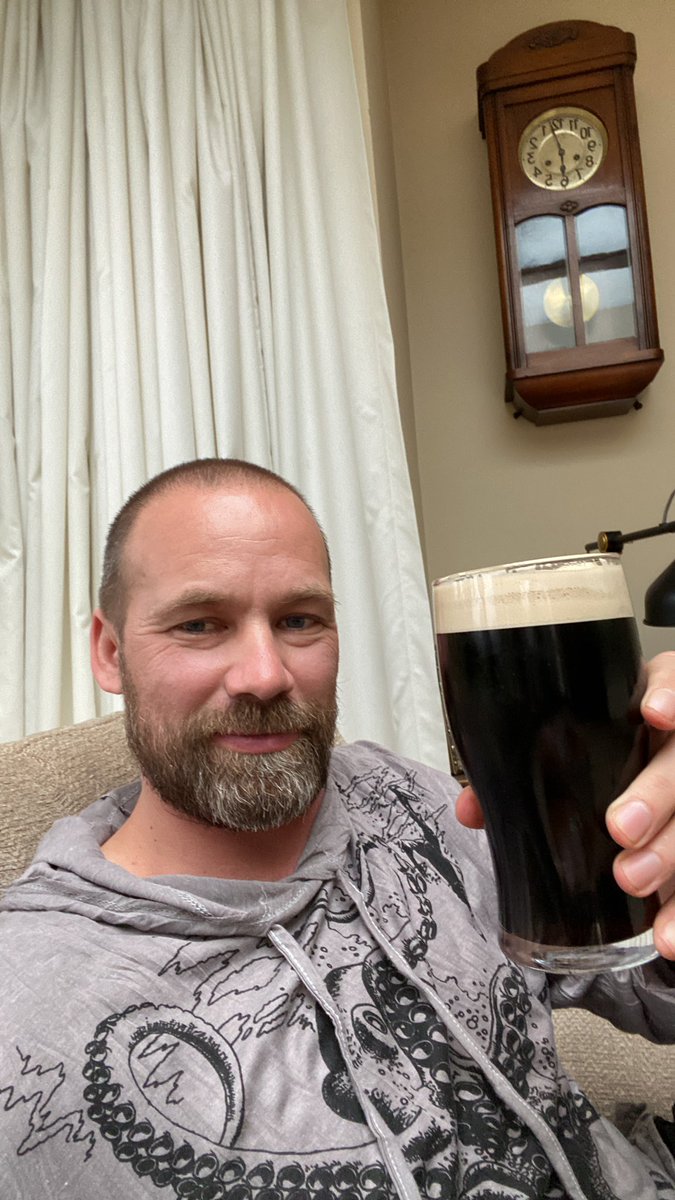 BelfastChief's tweet photo. In the absence of NFL football, loving the Six Nations as the green hoard marches on! #GuinessSixNations #timeforaguinness #ireland #irishrugby https://t.co/ebQ32epuUE