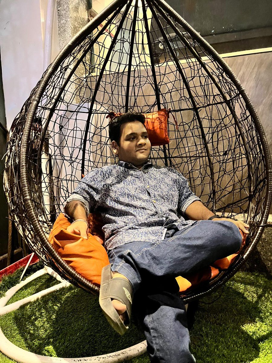 bagulani's tweet photo. Having a 🐳 of a time.

#party #photovibes #vibes #NewPost https://t.co/PoNTRL0pDn