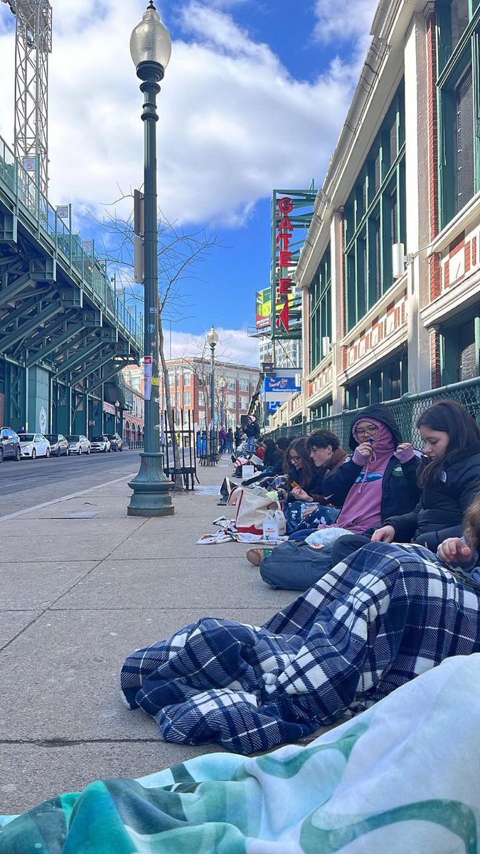 Gracie Abrams Updates ☆ on Twitter "GRBoston The current line in