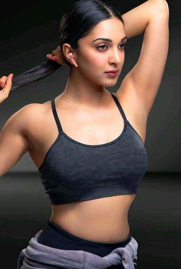 FrCMgJhaIAAkSS0?format=jpg&name=900x900