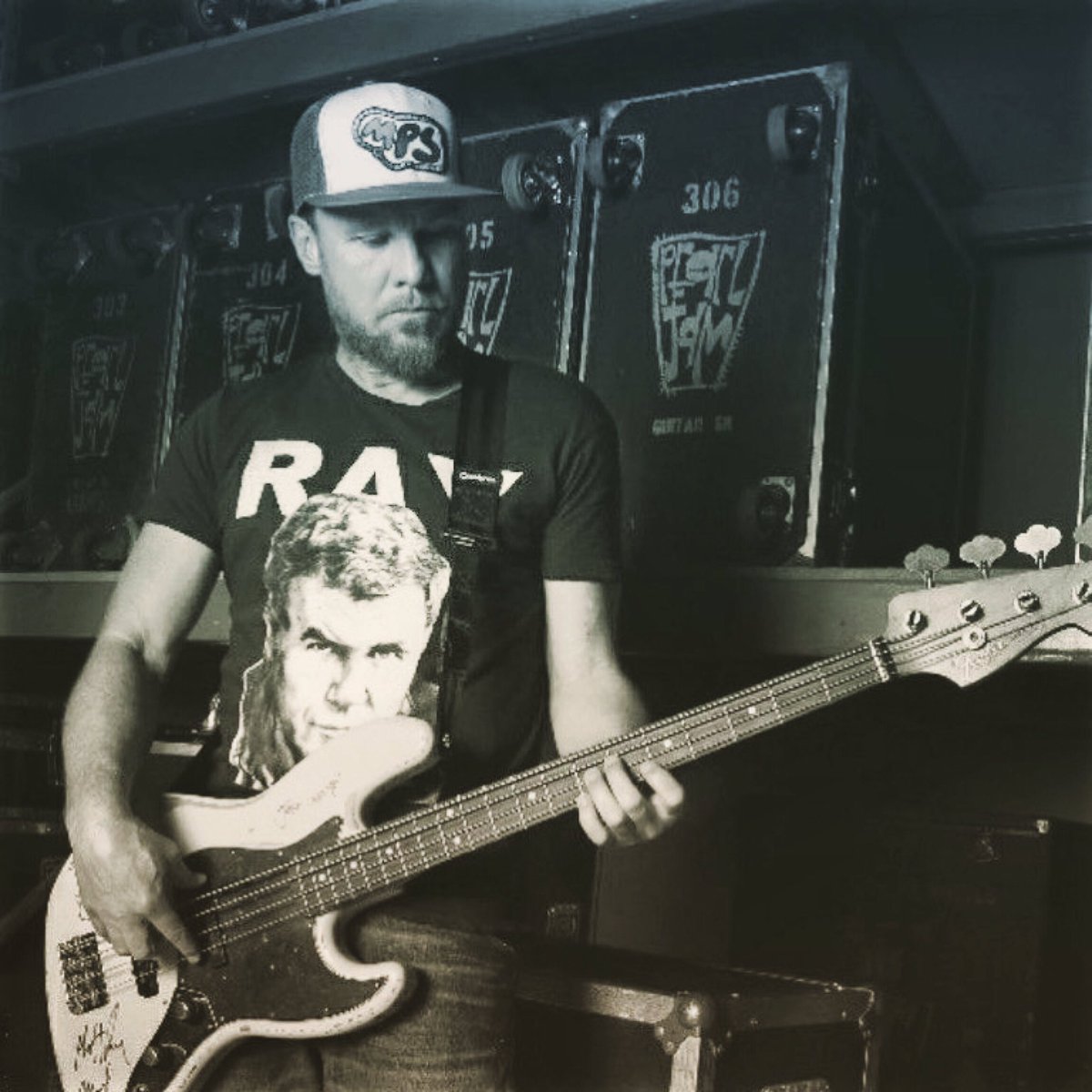 JeffAmentsArmy's tweet photo. #JeffAmentMonth
In 2021, JA spoke with Kerrang! Magazine about pets who have been inspirational and have made cameos in his music:
#otis #pearljam #sweetboy #pilate #safeinthecar #AmericanDeathSquad https://t.co/LHwrxrrK09