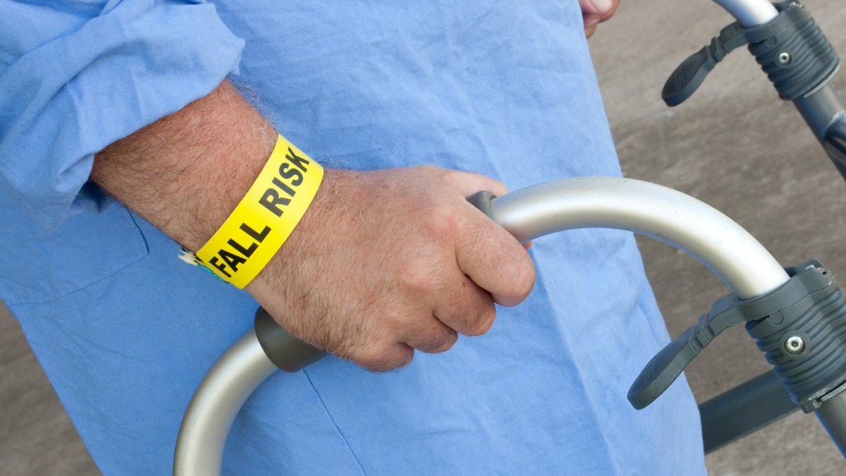 NursingCenter's tweet image. It's Patient Safety Awareness Week!
Explore these patient safety resources today, including FREE pocket cards on assessing and reducing fall risk, preventing #CLABSI, and more! ow.ly/Y7w850NfAAS

#PSAW23 #NurseTwitter #NursingResources