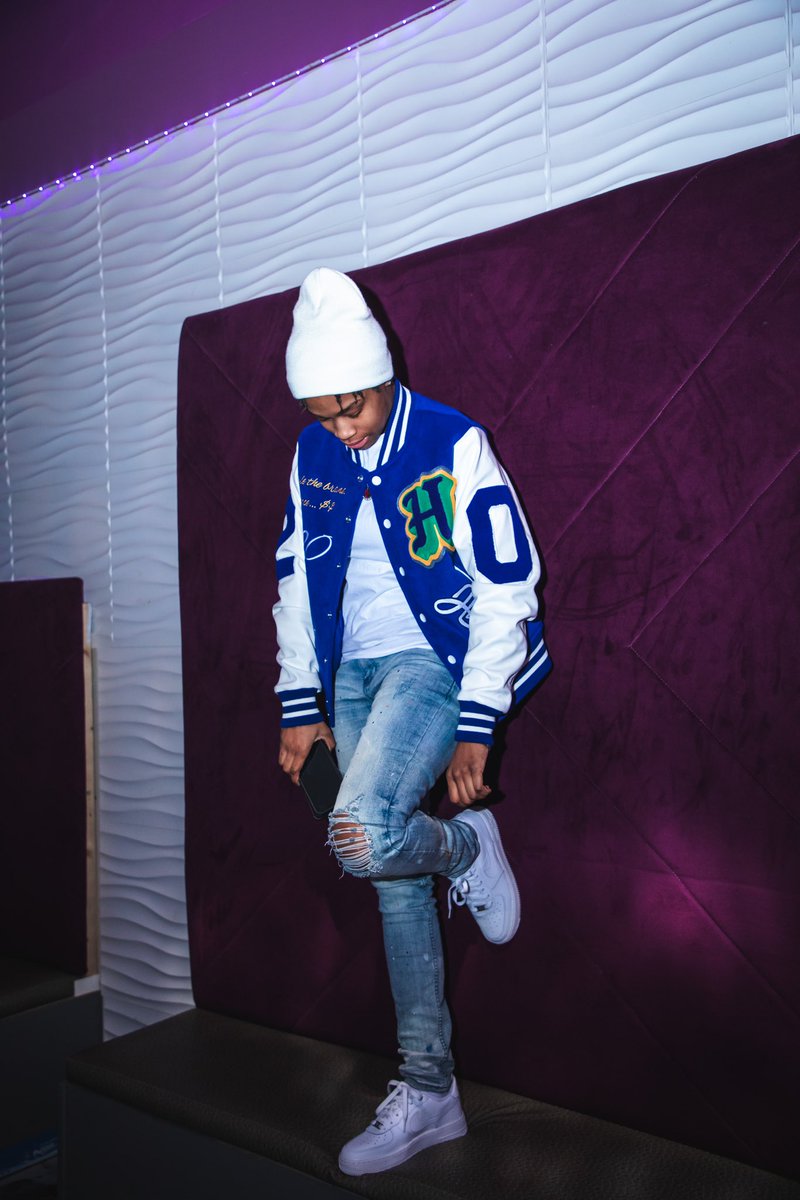 LilMoodie_'s tweet photo. Real hustla i can get whatever off my face card!๐ฅ#SA4L https://t.co/MEo7ezibuV