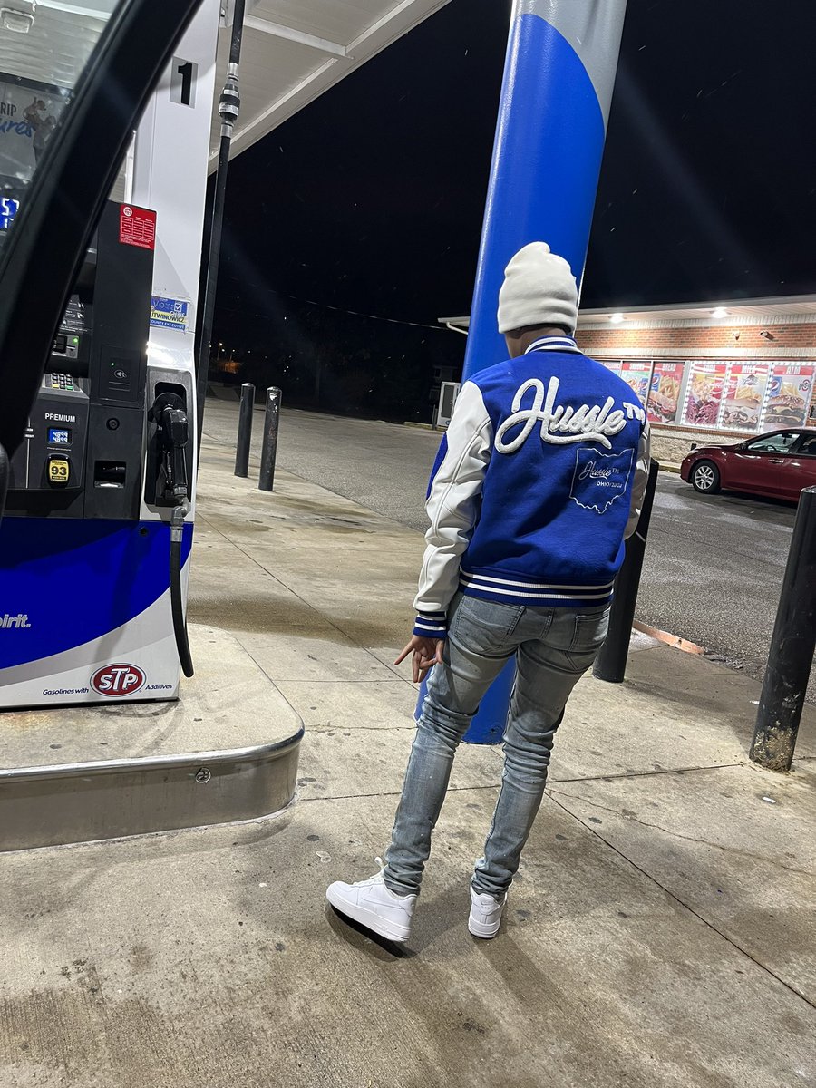 LilMoodie_'s tweet photo. Real hustla i can get whatever off my face card!๐ฅ#SA4L https://t.co/MEo7ezibuV