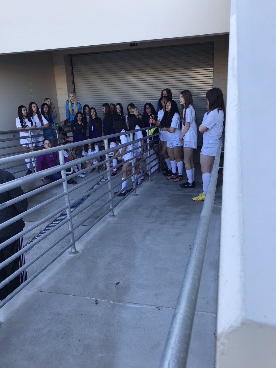 GIGirlsSoccer1's tweet image. Thank you to the people that came out yesterday in the cold 🥶 . Powerade scrimmage and media day was a success!! Lots that we got to see and great potential for the season to build on from! 🌴⚽️ #ganas #GOGI