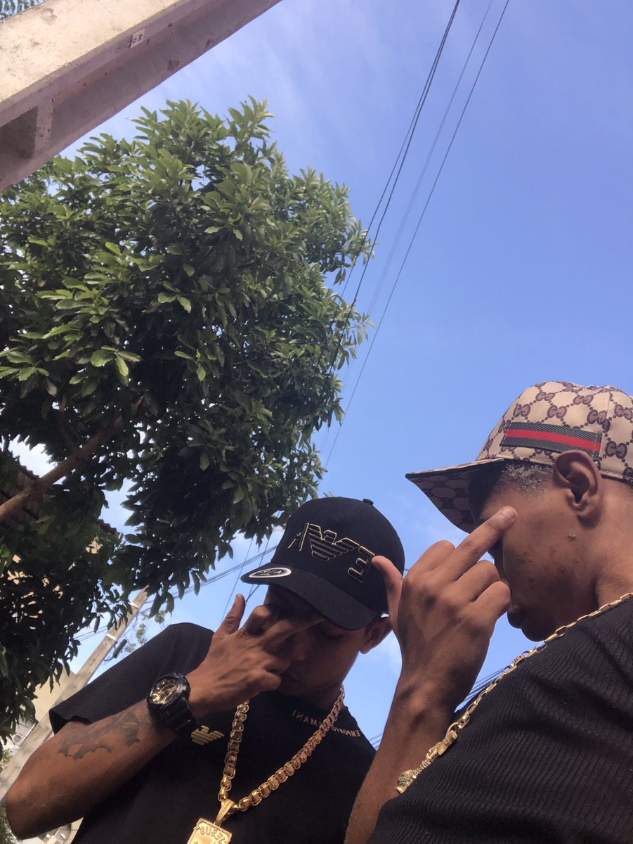 Noviin192003's tweet photo. nem todos os dias eu tenho vontade de rir, de conversar e de levar tudo na brincadeira. 😓💭 https://t.co/H9figQRwGZ
