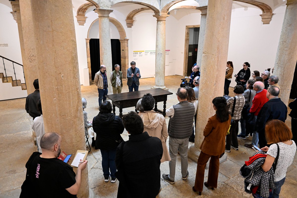 saco_oviedo's tweet photo. José Luis Alcaine cerró su visita guiada al @MBellasArtesAs diciendo: "Esto es impagable". Impagable ha sido ver la pinacoteca asturiana a través de su mirada y su pasión por la pintura.  

📷@Ivan_Mar_Zenit

#saco9 @culturaoviedo https://t.co/pFSD1ojElF
