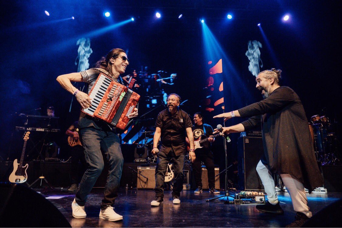 antidopingmx's tweet image. Familia, seguimos celebrando 30 Años de Antidoping, los esperamos el próximo 25 de Marzo en Tuxtla y el 22 de Abril en Texcoco, además recuerden que el 17 de Marzo estrenamos nueva canción ¿Están listos? 💚💛❤️✨
🎟👉🏼 linktr.ee/antidoping