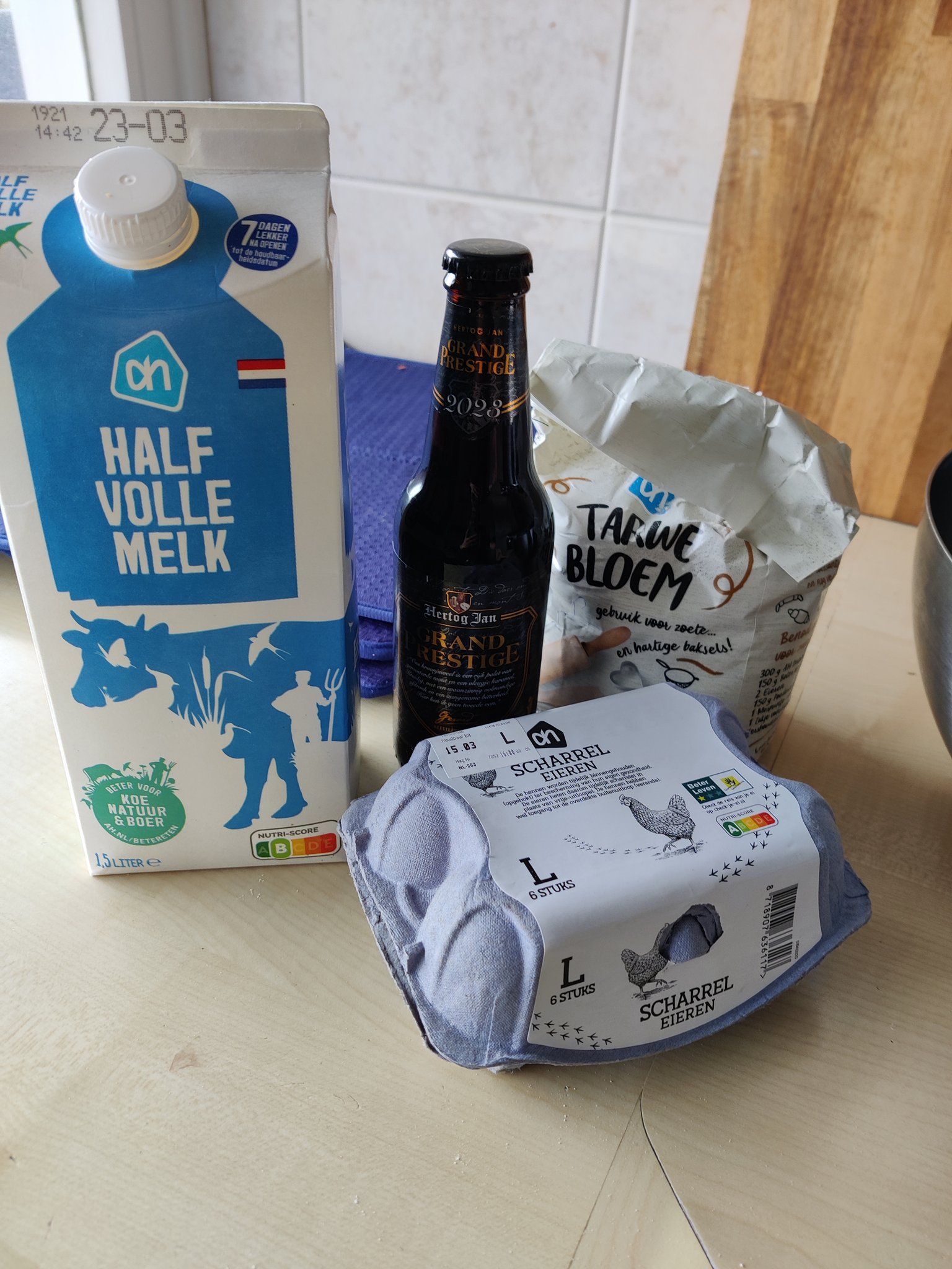 FrCO_OFXwAAOmXY?format=jpg&name=large