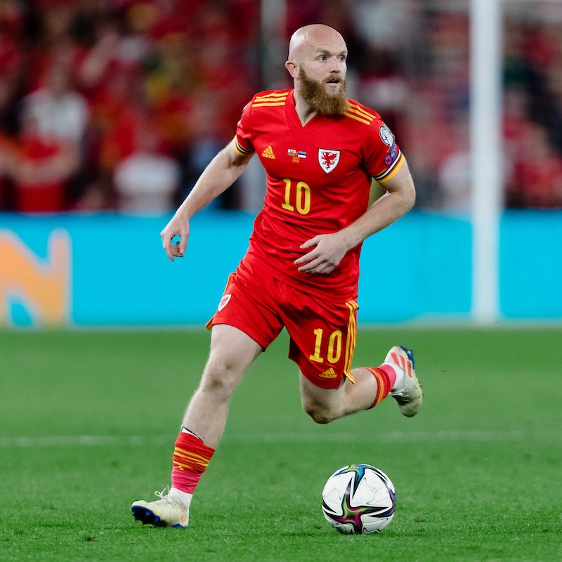 FAWales's tweet photo. Jonny Williams has announced his retirement from international football.

Diolch am bopeth Jonny ❤️🏴󠁧󠁢󠁷󠁬󠁳󠁿

#DiolchJonny | #TogetherStronger