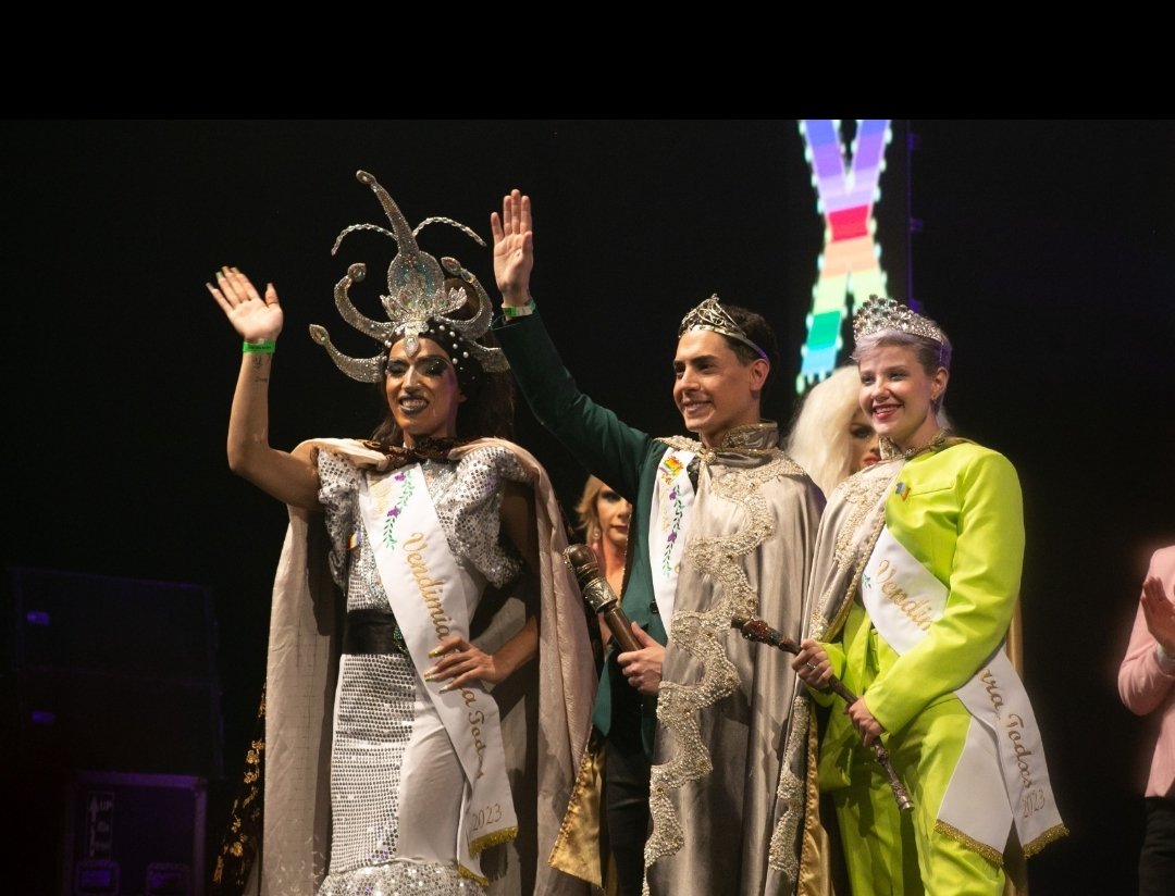 #VendimiaParaTodos "Vuelta al origen"
Con esta gran fiesta, cerramos el calendario oficial la Vendimia 2023. Felicitaciones a los nuevos representantes de #VPT , a todo el equipo de <a href="/GabrielCanci/">Gabriel Canci</a> por la 27°Edición, y al equipo del Auditorio Ángel Bustelo. 👏👏👏