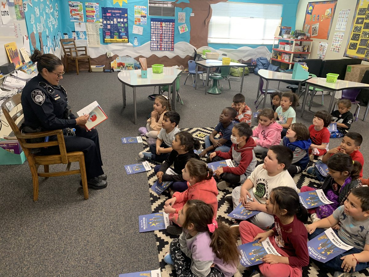 lexosaurus_lex's tweet photo. Read Across America week was awesome! Visit from the EC police, great art, and green eggs and ham!
@ChaseTigers @CajonValleyUSD @davidmiyashiro @CVWorldofWork #ilovemyjob #kindergarten https://t.co/xH1BOc7X4H