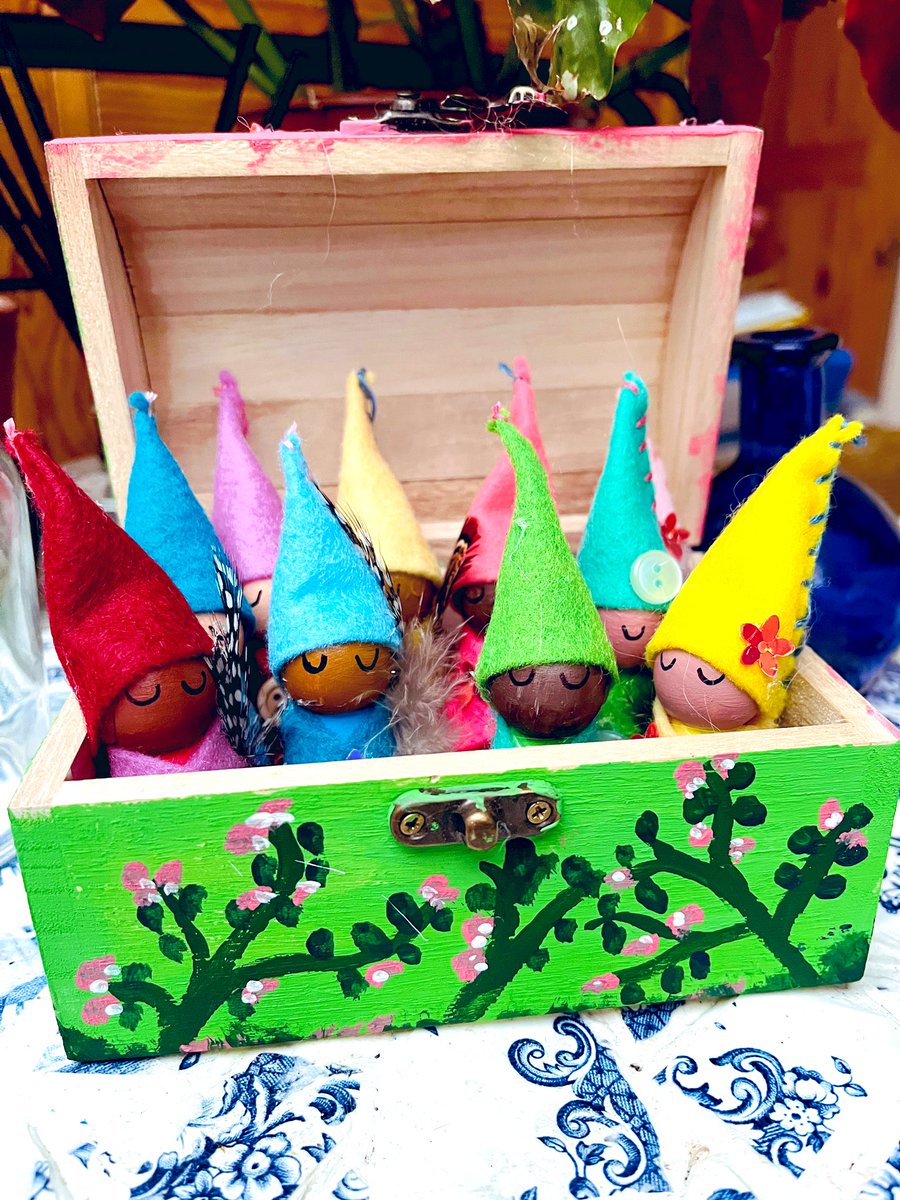 Teacherglitter's tweet photo. Kept myself busy today doing some craft. I made our student teacher a goodbye present as is her last day tomorrow. Her own set of positive pixies  for when she gets her own class. https://t.co/0cluzyKqup