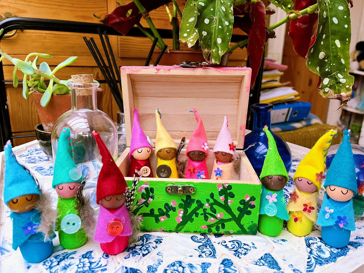 Teacherglitter's tweet photo. Kept myself busy today doing some craft. I made our student teacher a goodbye present as is her last day tomorrow. Her own set of positive pixies  for when she gets her own class. https://t.co/0cluzyKqup