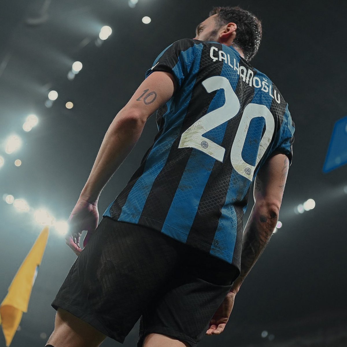 b4EDITS04's tweet photo. Icons - Çalhanoğlu (Inter de Milão)
#Inter115
se gostou da rt e fav, e não esqueça de seguir a página pra ajudar. https://t.co/vBx5tcrBfO