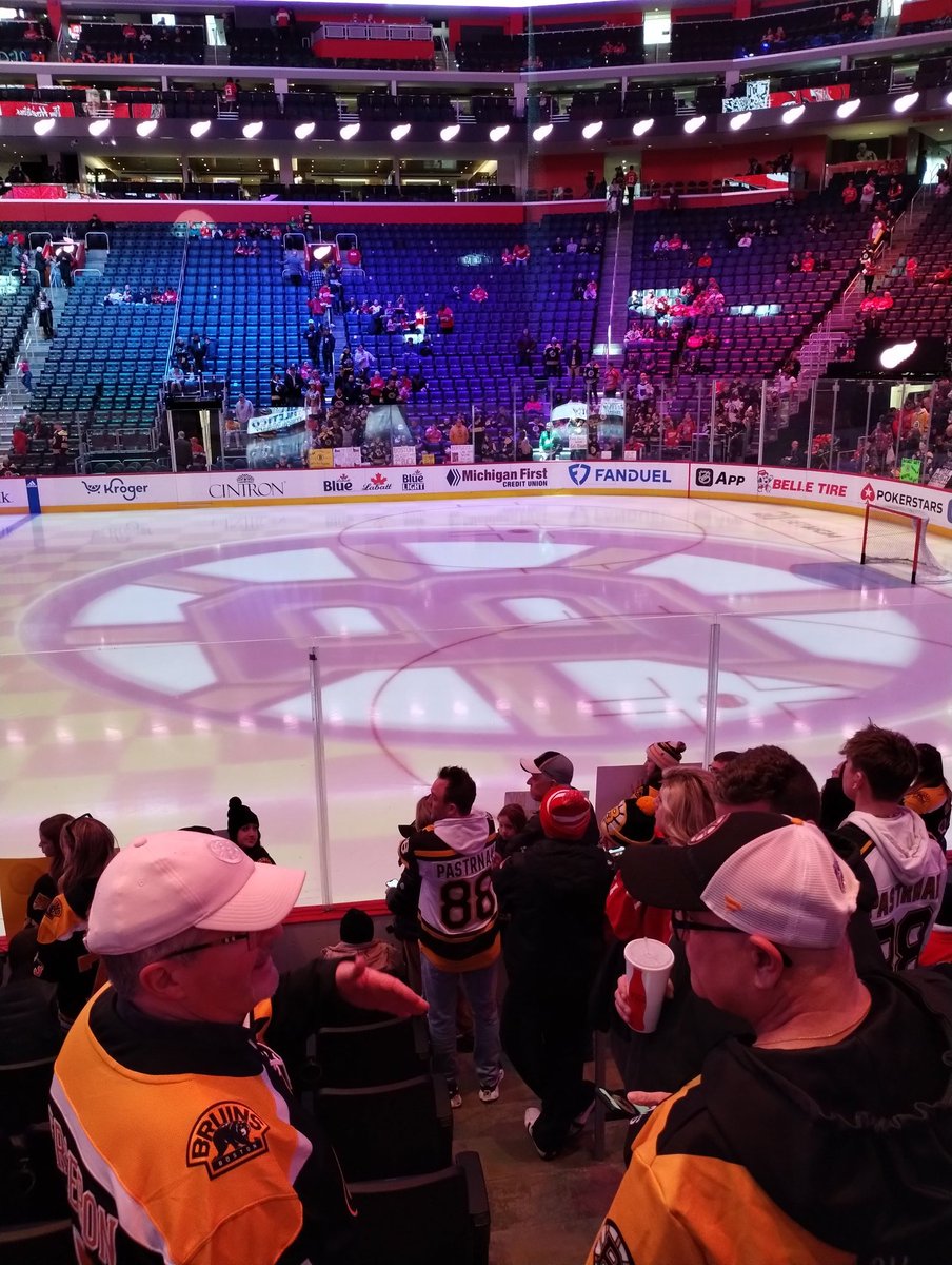 HBalter's tweet image. Dream Trip XXX. Game 3. Go Bruins!!!