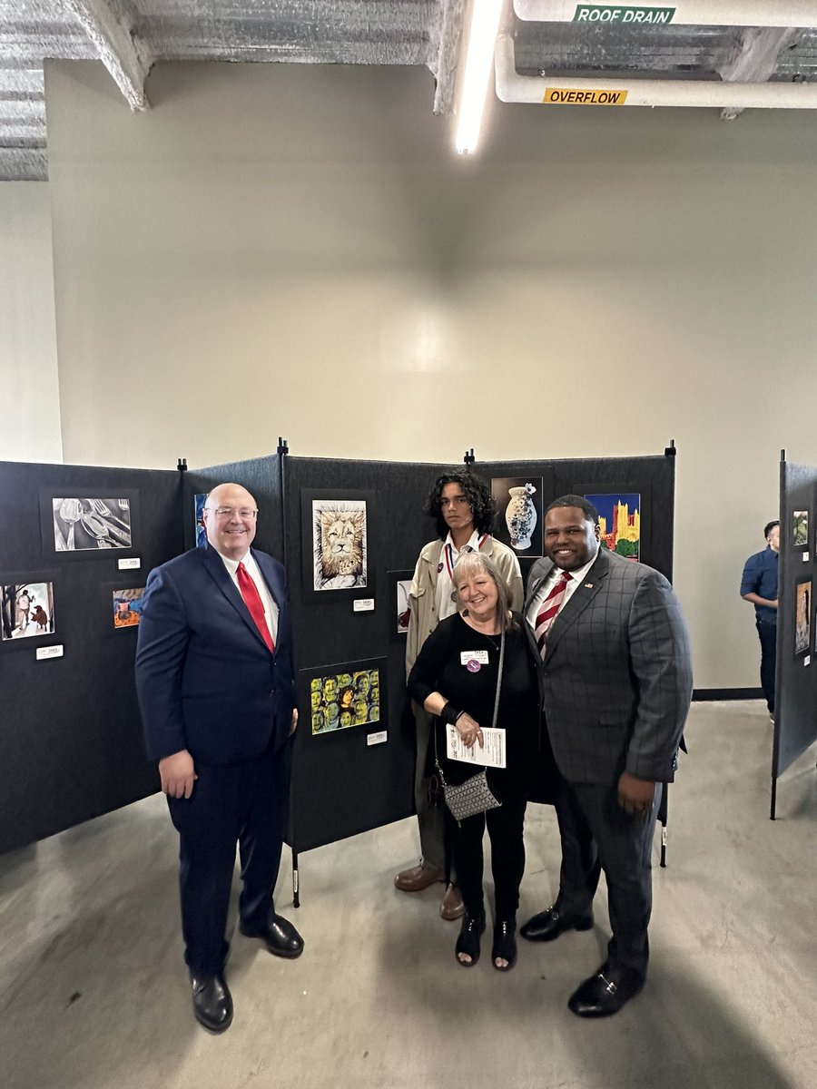 Terry_Rangers's tweet photo. Terry HS freshman, Angel Miranda, was recognized Sunday morning at the @TxArtsEd Youth Art Month Exhibition Reception in Austin, Texas: Miranda’s art teacher, Ms. Hansen, Principal @BKRoberson2, and Area Supt. @WayneMorren was in attendance to honor him. #txYAM23 @LamarCISD https://t.co/EqO1MzHC3H