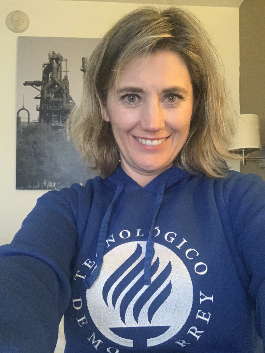 silviaalava's tweet photo. Llega la hora de volver a España y me llevo un pedacito de #Monterrey en el corazón y en la sudadera 😂 @TecdeMonterrey
#AzulTec https://t.co/i5P5Durzh2